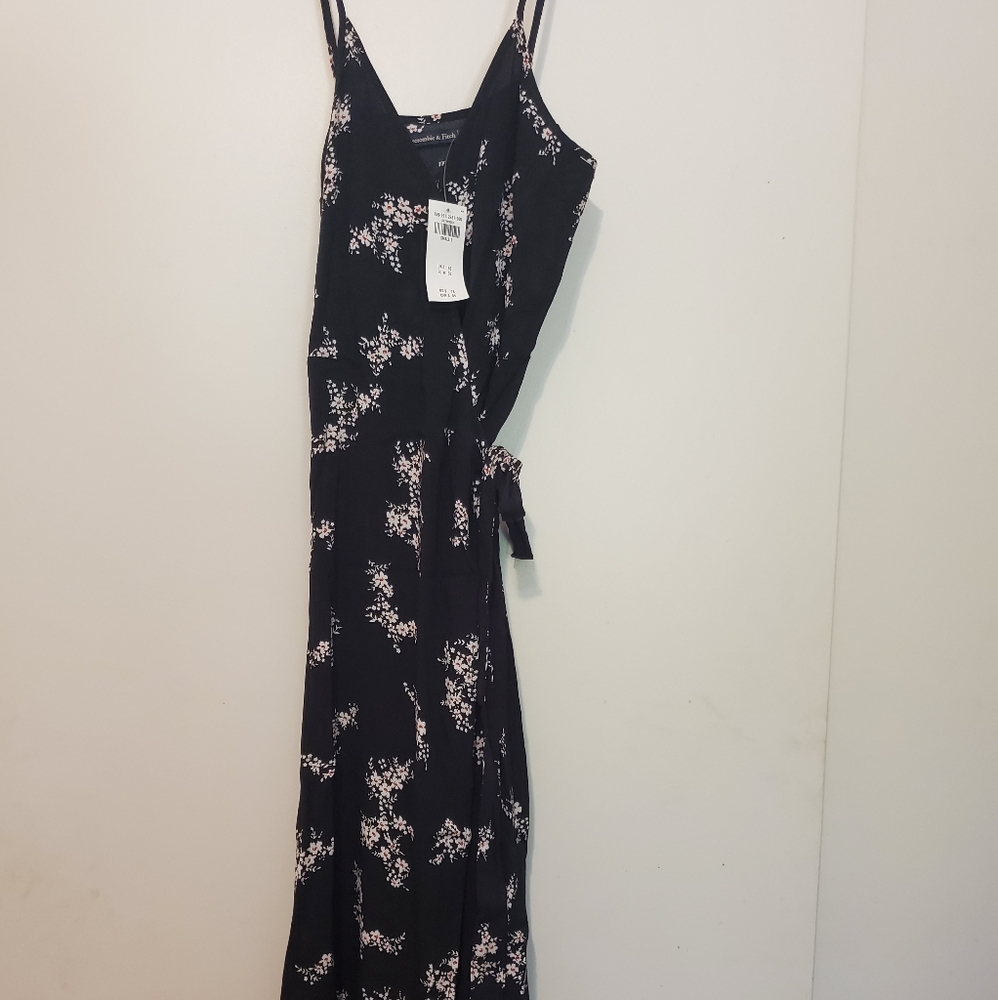Abercrombie Wrap Front Floral Midi Dress